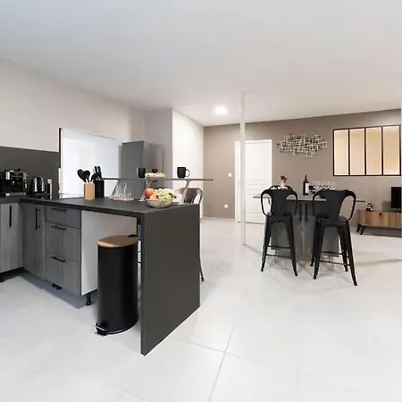 - Jacuzzi Privatif - Fer Rêver 63 Appartamento Thiers