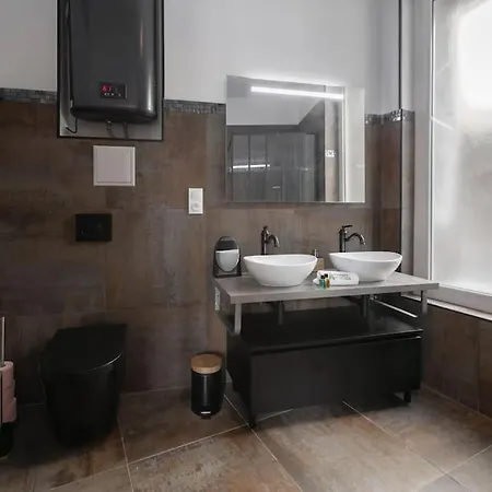 - Jacuzzi Privatif - Fer Rêver 63 * Thiers